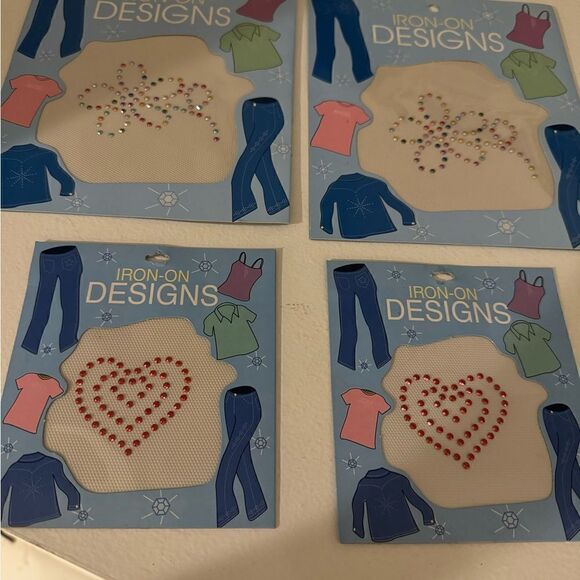 Iron on Designs 2 hearts & 2 Flowers - Picture 1 of 4
